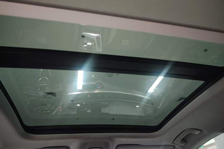Used Audi A4L 2018 30th Anniversary Edition 40 TFSI Fashion Model Headliner