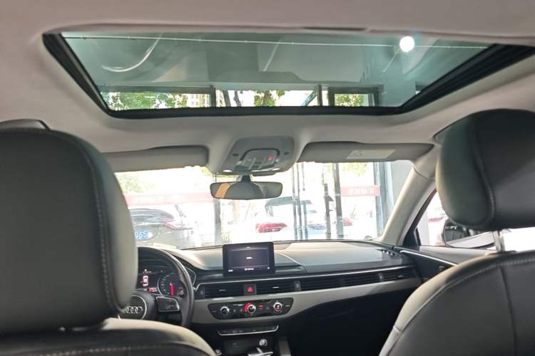 Used Audi A4L 2018 30th Anniversary Edition 40 TFSI Trendy Model Headliner