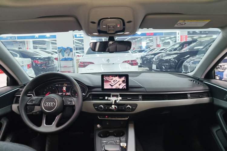 Used Audi A4L 2018 30th Anniversary Edition 40 TFSI Trendy Model Headliner