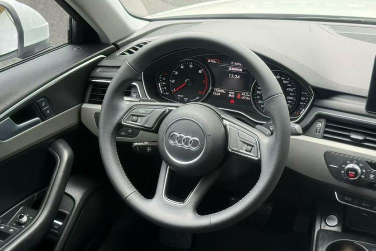Used Audi A4L 2018 30th Anniversary Edition 40 TFSI Trendy Model Interior 1
