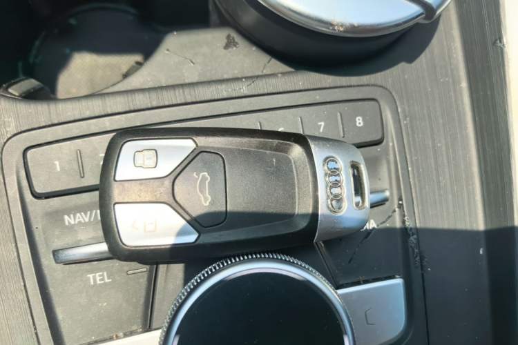 Used Audi A4L 2018 30th Anniversary Edition 40 TFSI Fashion Model Interior 1