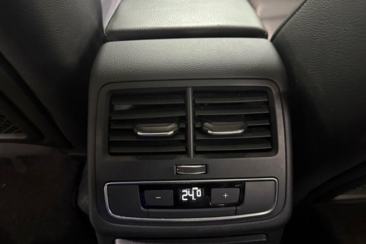 Used Audi A4L 2018 30th Anniversary Edition 40 TFSI Fashion Model Interior 1