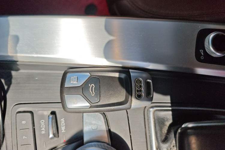 Used Audi A4L 2018 30th Anniversary Edition 40 TFSI Fashion Model Interior 1