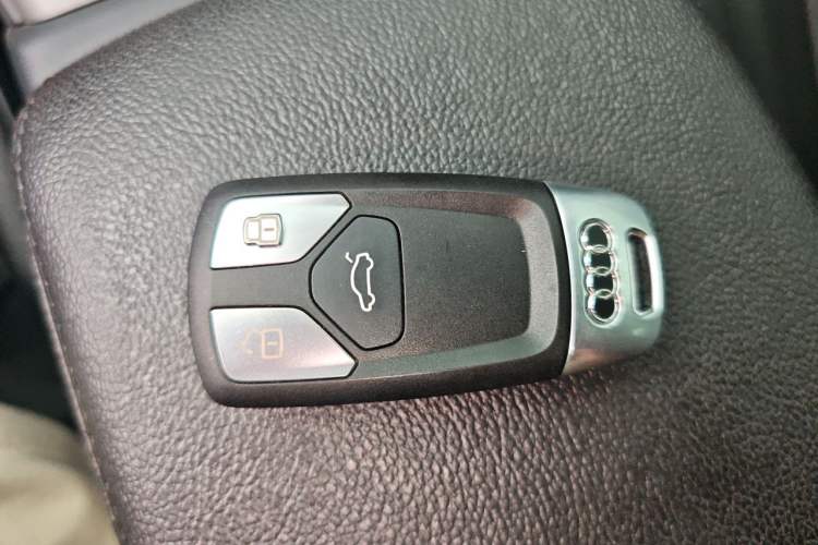 Used Audi A4L 2018 30th Anniversary Edition 30 TFSI Ambition Model Interior 1