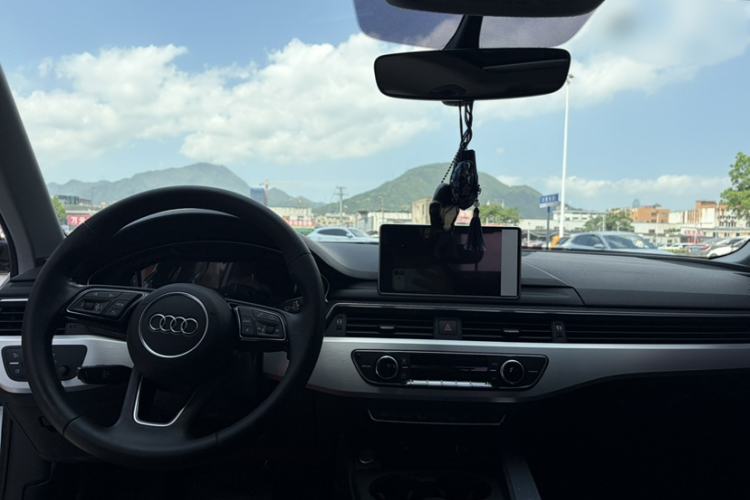 Used Audi A4L 2018 30th Anniversary Edition 40 TFSI Fashion Model Interior 1