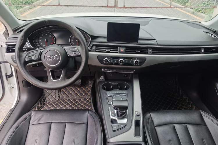 Used Audi A4L 2018 30th Anniversary Edition 40 TFSI Trendy Model Interior 1