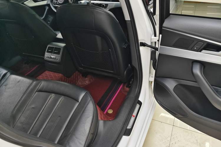 Used Audi A4L 2018 30th Anniversary Edition 40 TFSI Fashion Model Interior 10