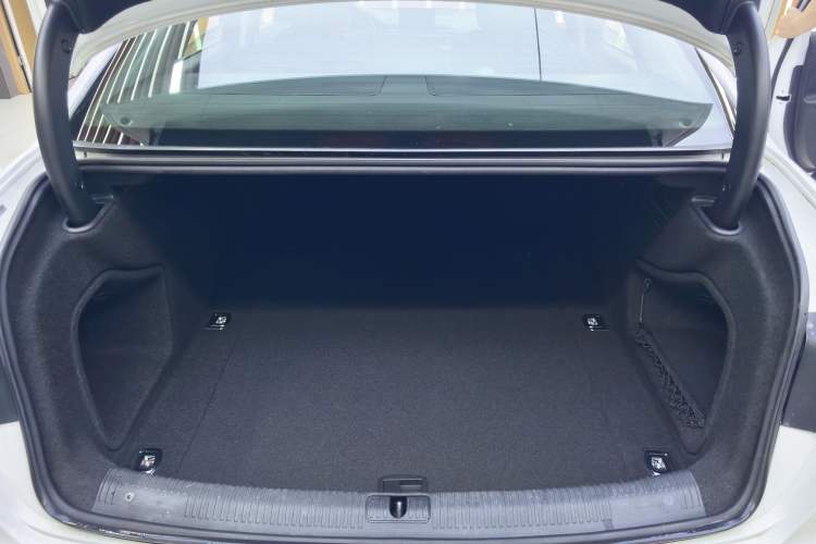 Used Audi A4L 2018 30th Anniversary Edition 40 TFSI Trendy Model Interior 10