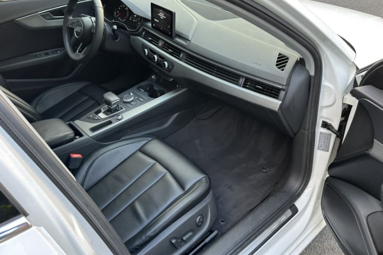 Used Audi A4L 2018 30th Anniversary Edition 30 TFSI Ambition Model Interior 2