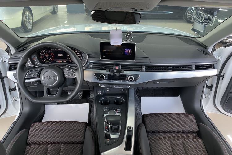 Used Audi A4L 2018 30th Anniversary Edition 40 TFSI Sport Edition Interior 2