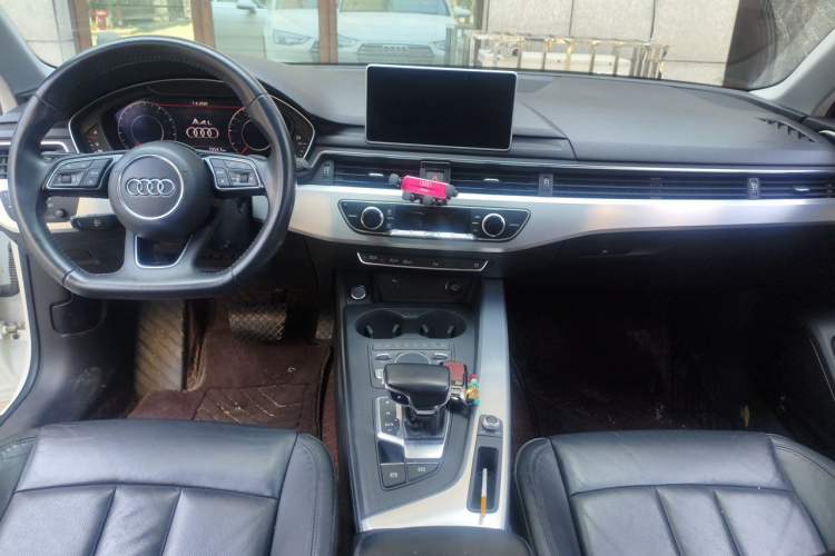 Used Audi A4L 2018 30th Anniversary Edition 40 TFSI Fashion Model Interior 2