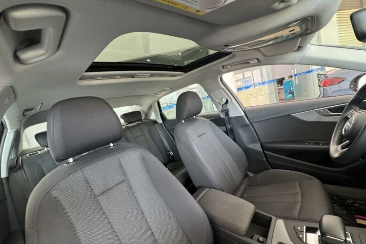 Used Audi A4L 2018 30th Anniversary Edition 40 TFSI Trendy Model Interior 2