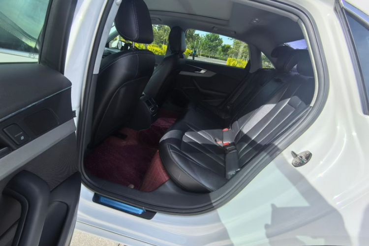 Used Audi A4L 2018 30th Anniversary Edition 40 TFSI Trendy Model Interior 2