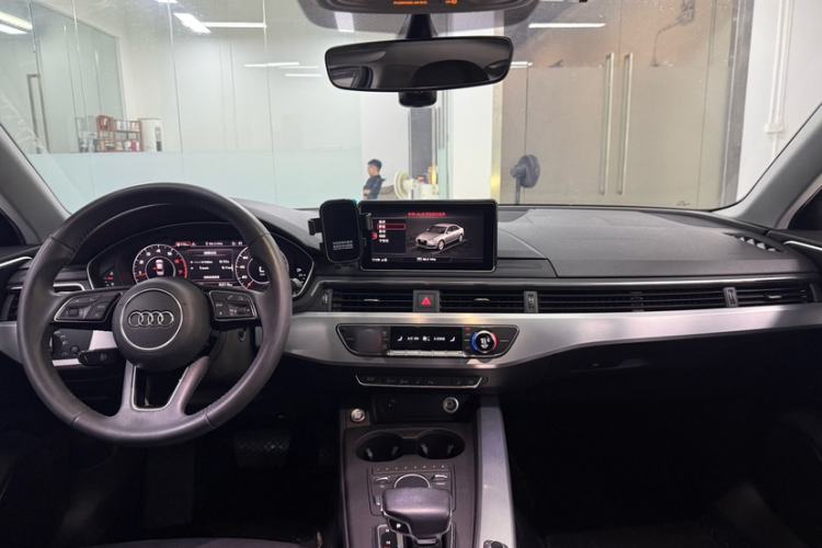 Used Audi A4L 2018 30th Anniversary Edition 40 TFSI Fashion Model Interior 2