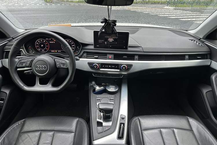 Used Audi A4L 2018 30th Anniversary Edition 40 TFSI Fashion Model Interior 2