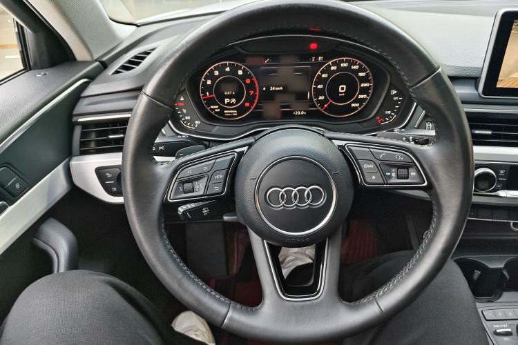 Used Audi A4L 2018 30th Anniversary Edition 40 TFSI Fashion Model Interior 2