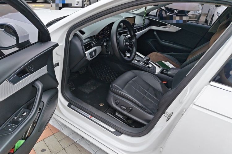 Used Audi A4L 2018 30th Anniversary Edition 40 TFSI Fashion Model Interior 3