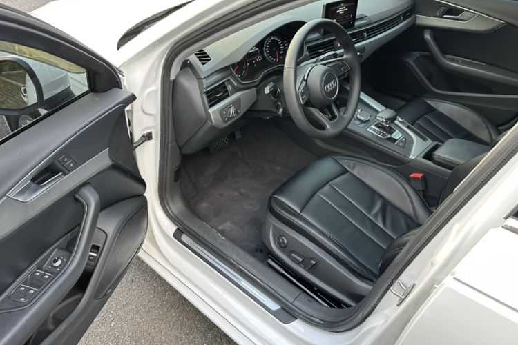 Used Audi A4L 2018 30th Anniversary Edition 30 TFSI Ambition Model Interior 3