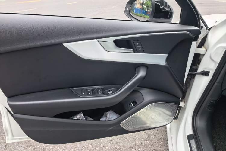 Used Audi A4L 2018 30th Anniversary Edition 45 TFSI quattro Individual Sport Edition Interior 3
