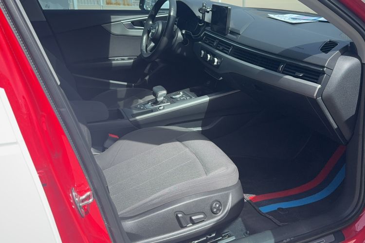 Used Audi A4L 2018 30th Anniversary Edition 40 TFSI Trendy Model Interior 3