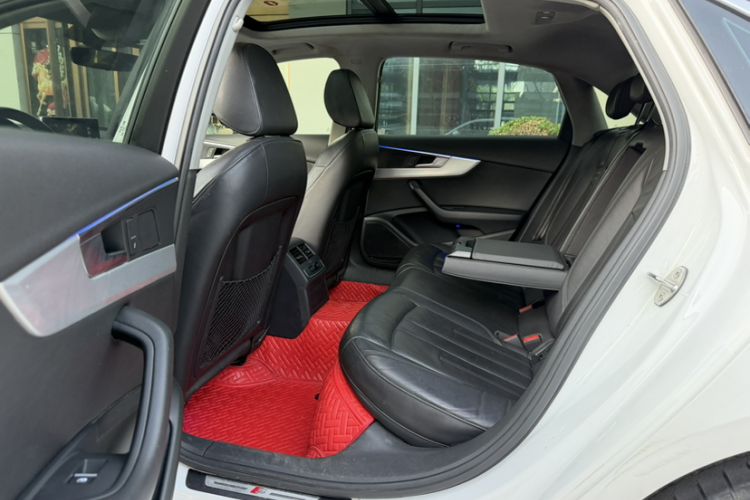 Used Audi A4L 2018 30th Anniversary Edition 40 TFSI Fashion Model Interior 3