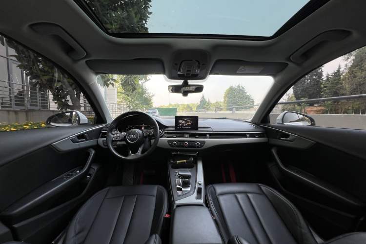 Used Audi A4L 2018 30th Anniversary Edition 40 TFSI Trendy Model Interior 3