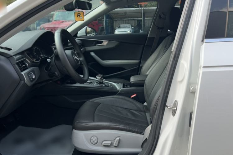 Used Audi A4L 2018 30th Anniversary Edition 40 TFSI Trendy Model Interior 3