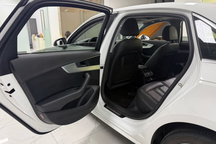 Used Audi A4L 2018 30th Anniversary Edition 40 TFSI Fashion Model Interior 3