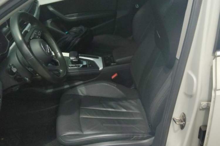 Used Audi A4L 2018 30th Anniversary Edition 40 TFSI Fashion Model Interior 3
