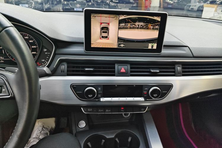 Used Audi A4L 2018 30th Anniversary Edition 40 TFSI Fashion Model Interior 3