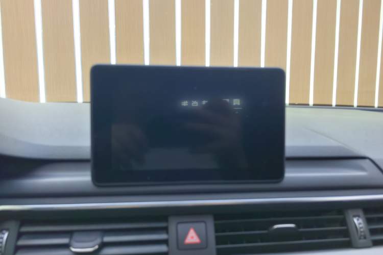 Used Audi A4L 2018 30th Anniversary Edition 40 TFSI Trendy Model Interior 3