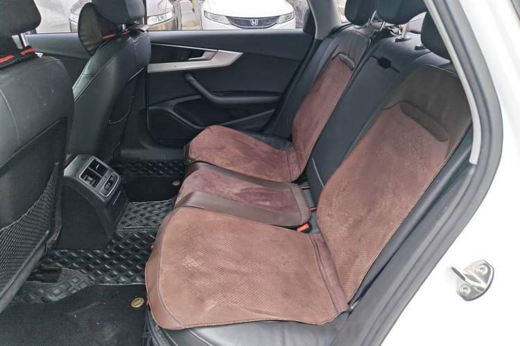 Used Audi A4L 2018 30th Anniversary Edition 40 TFSI Fashion Model Interior 4