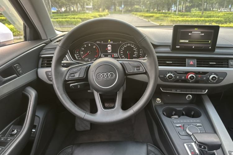 Used Audi A4L 2018 30th Anniversary Edition 30 TFSI Ambition Model Interior 4