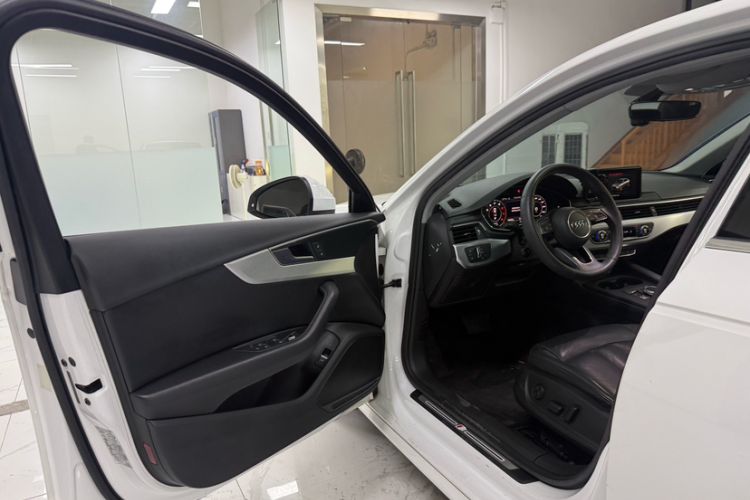 Used Audi A4L 2018 30th Anniversary Edition 40 TFSI Fashion Model Interior 4