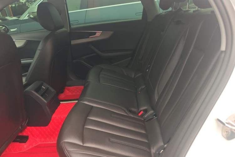 Used Audi A4L 2018 30th Anniversary Edition 30 TFSI Ambition Model Interior 4