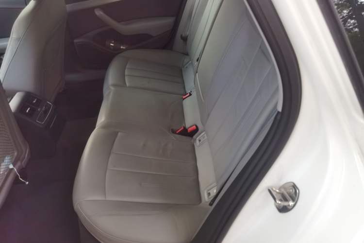Used Audi A4L 2018 30th Anniversary Edition 40 TFSI Fashion Model Interior 4