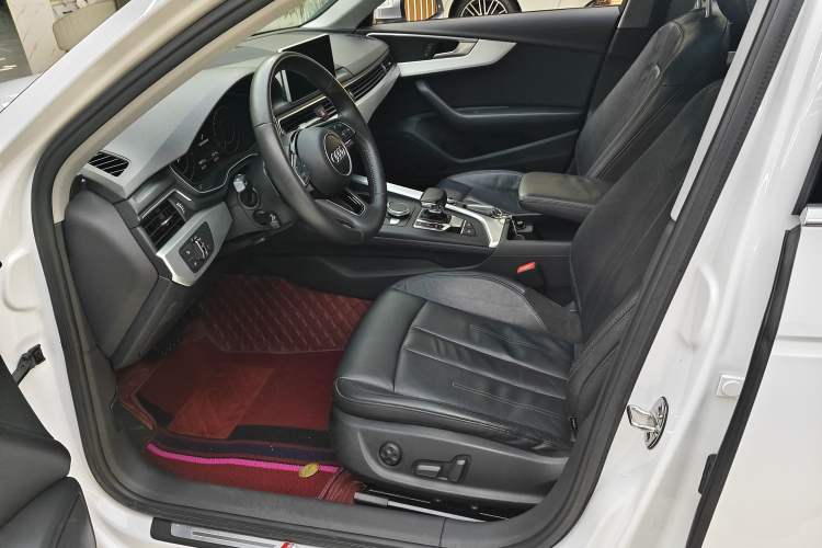 Used Audi A4L 2018 30th Anniversary Edition 40 TFSI Fashion Model Interior 4