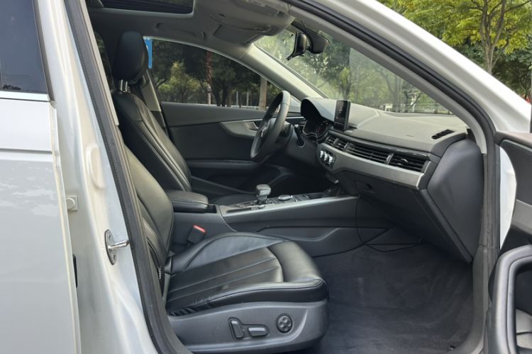 Used Audi A4L 2018 30th Anniversary Edition 30 TFSI Ambition Model Interior 6