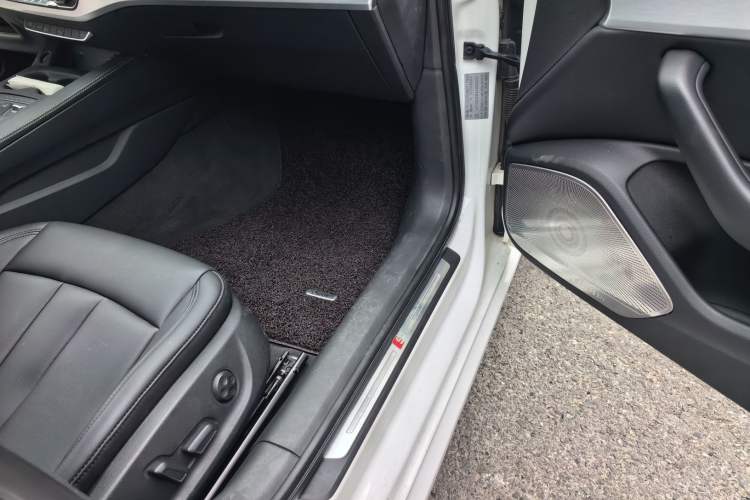 Used Audi A4L 2018 30th Anniversary Edition 45 TFSI quattro Individual Sport Edition Interior 6
