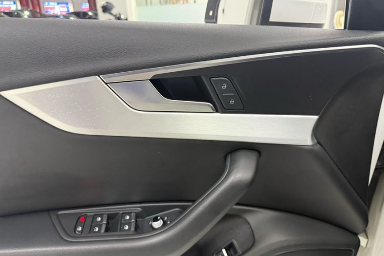 Used Audi A4L 2018 30th Anniversary Edition 40 TFSI Fashion Model Interior 6