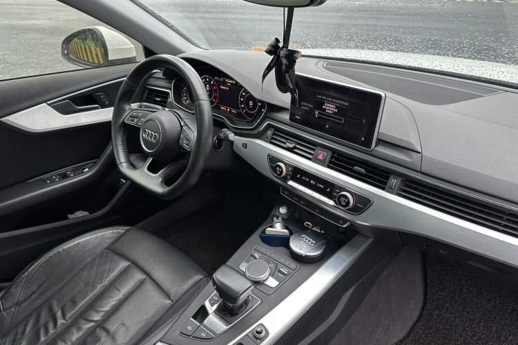 Used Audi A4L 2018 30th Anniversary Edition 40 TFSI Fashion Model Interior 6