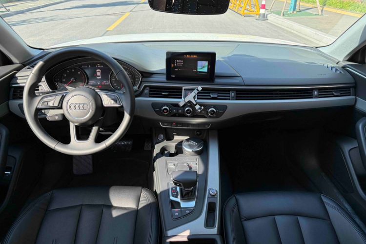 Used Audi A4L 2018 30th Anniversary Edition 40 TFSI Trendy Model Interior 6