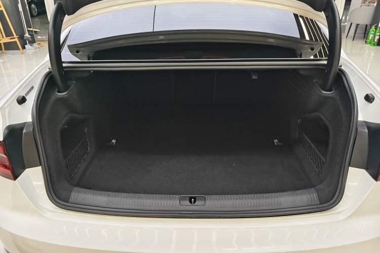 Used Audi A4L 2018 30th Anniversary Edition 40 TFSI Fashion Model Interior 6