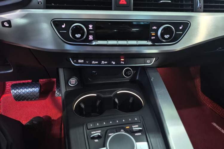 Used Audi A4L 2018 30th Anniversary Edition 40 TFSI Fashion Model Interior 7