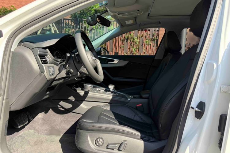 Used Audi A4L 2018 30th Anniversary Edition 40 TFSI Trendy Model Interior 7