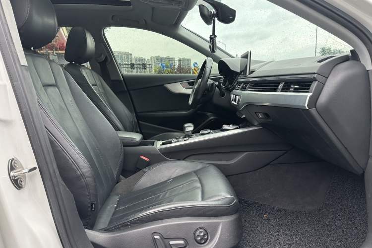 Used Audi A4L 2018 30th Anniversary Edition 40 TFSI Fashion Model Interior 8