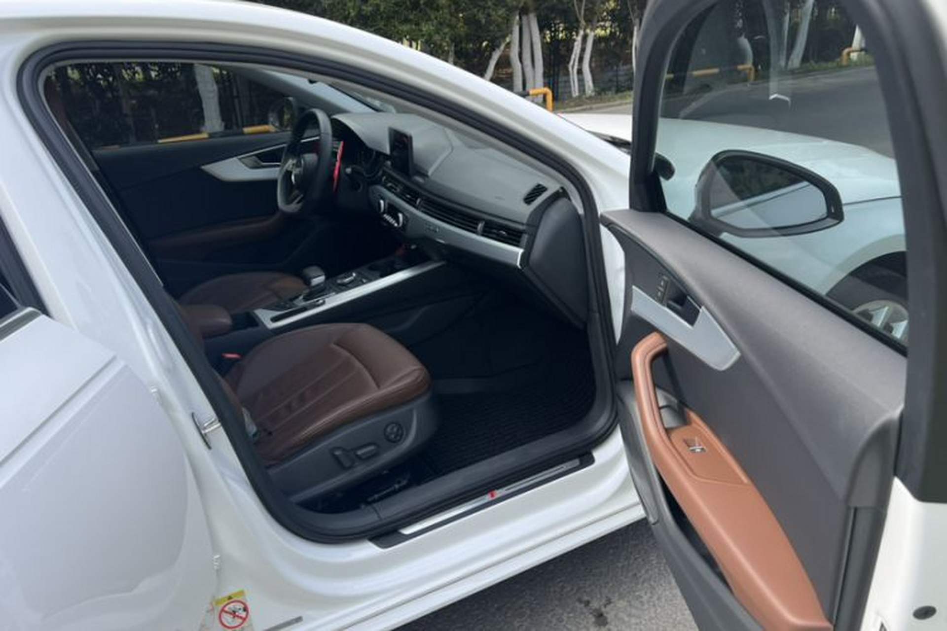 Used Audi A4L 2018 30th Anniversary Edition 45 TFSI quattro Individual Sport Edition Interior 9