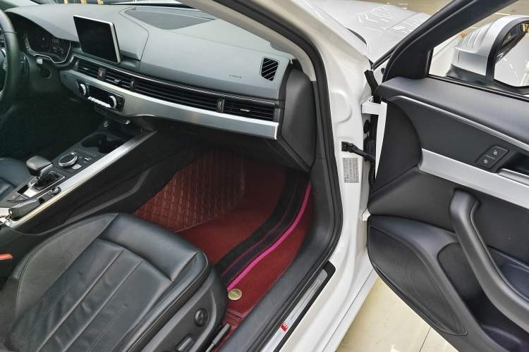 Used Audi A4L 2018 30th Anniversary Edition 40 TFSI Fashion Model Interior 9
