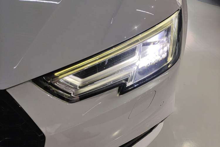 Used Audi A4L 2018 30th Anniversary Edition 45 TFSI quattro Individual Sport Edition Left Front Headlight