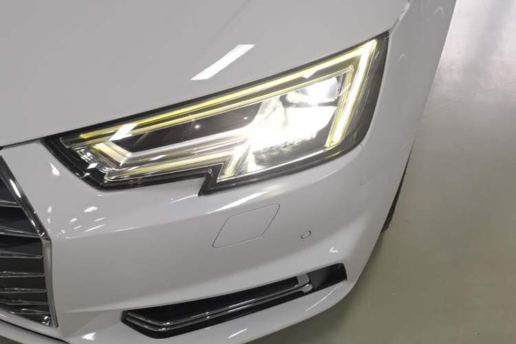 Used Audi A4L 2018 30th Anniversary Edition 40 TFSI Fashion Model Left Front Headlight